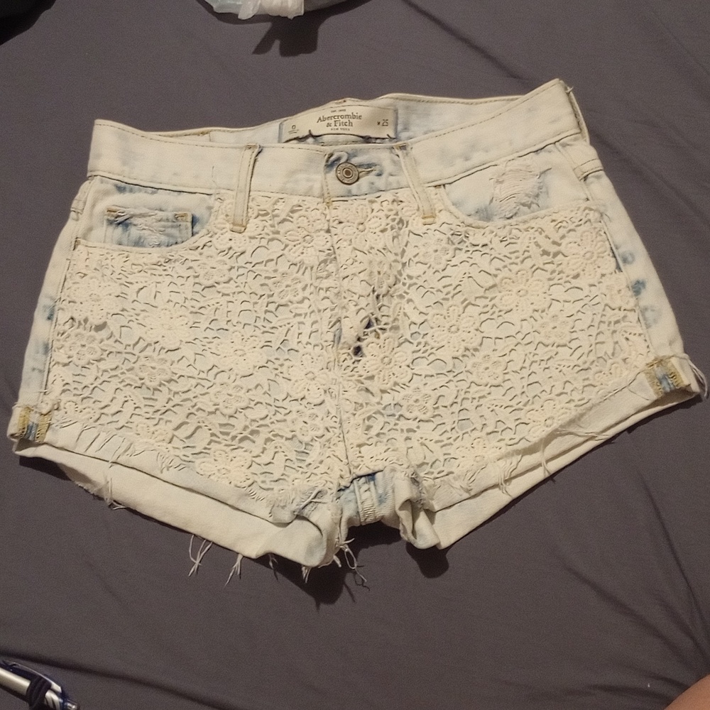 Abercrombie & Fitch flower denim shorts